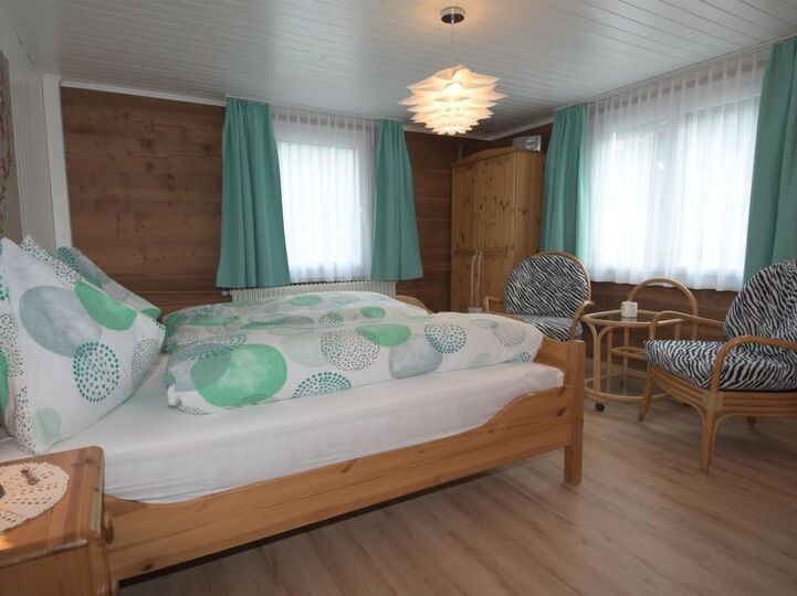 Modern 2BR Villa in Saas-Grund, 1257