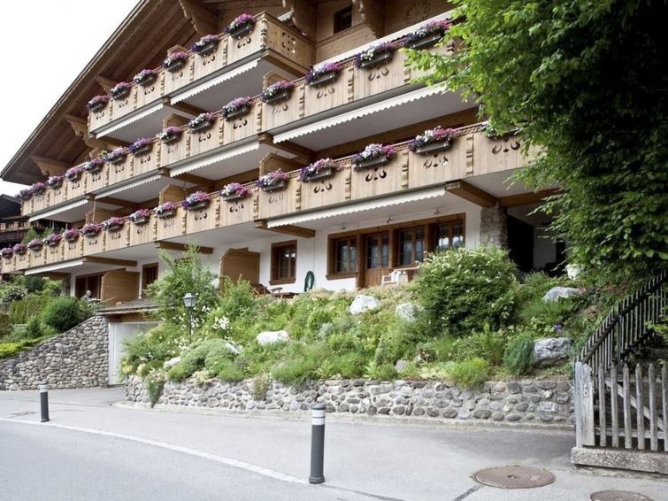 Tranquil Villa Oasis in Saanen for Rent, 1186