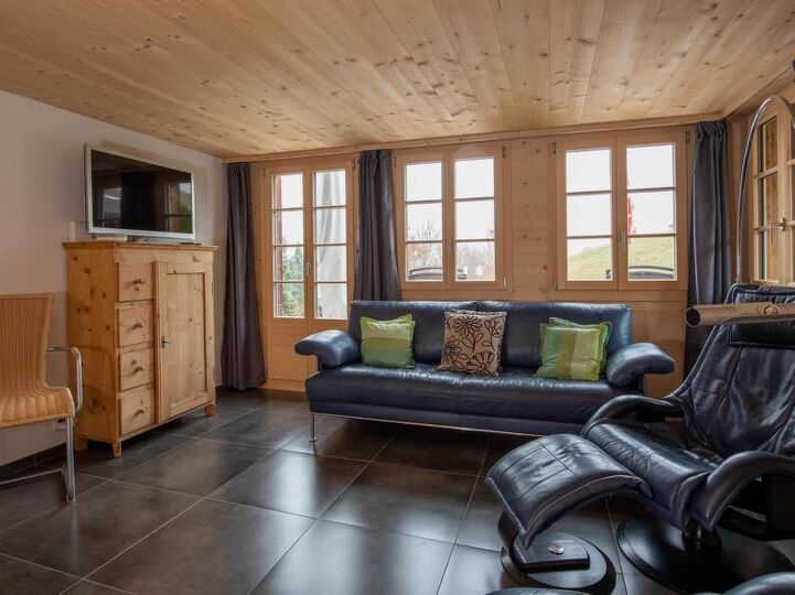 Cozy 2 Bedroom Oasis in Lenk's Heart, 1188