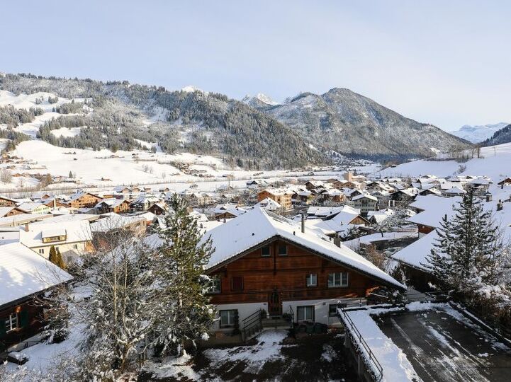 Elegant Family Home in Zweisimmen, 1177