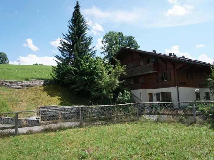 Elegant 2 Bedroom Villa in Zweisimmen, 1195