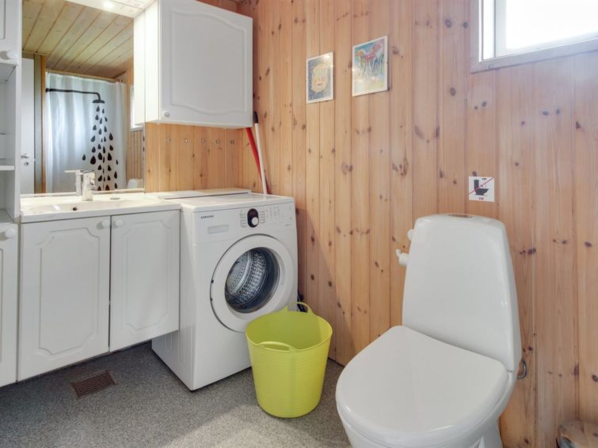Bathroom / Wellness