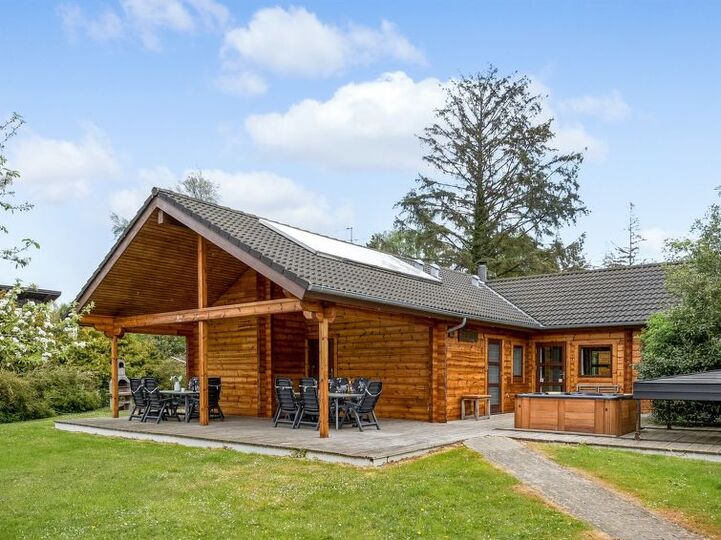 Exclusive Home in Perfect Location, Væggerløse 1098, Væggerløse, Denmark