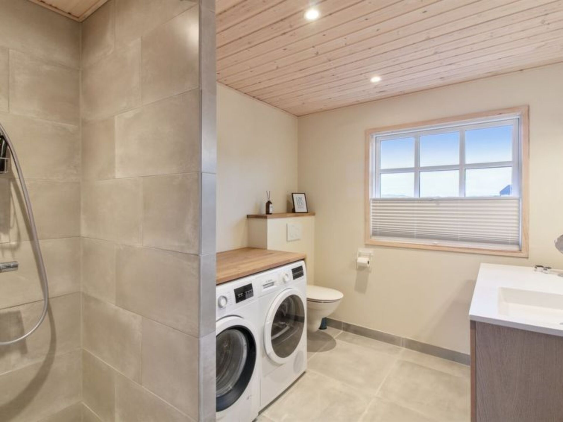 Bathroom / Wellness