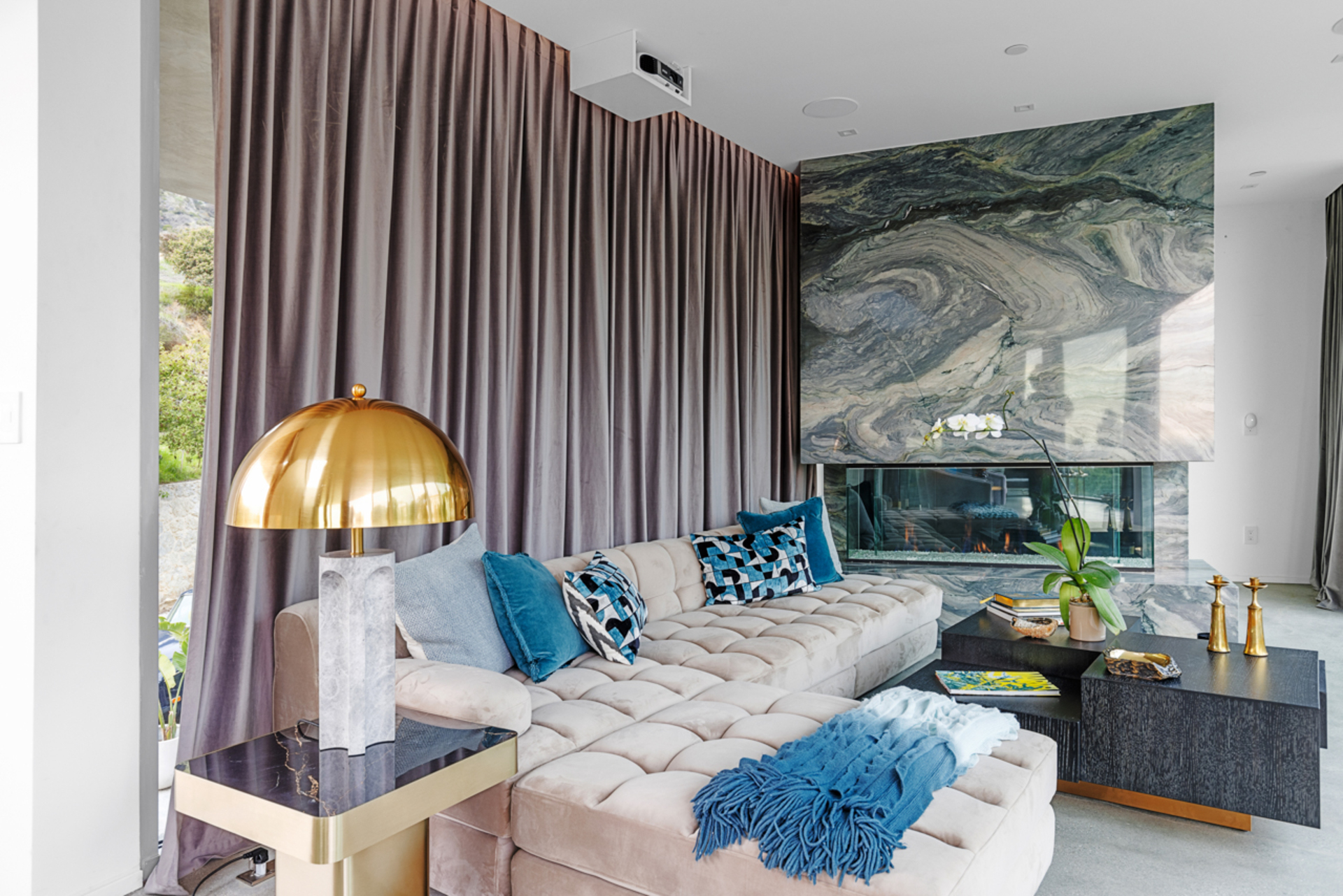 Hollywood Majesty: G Residence