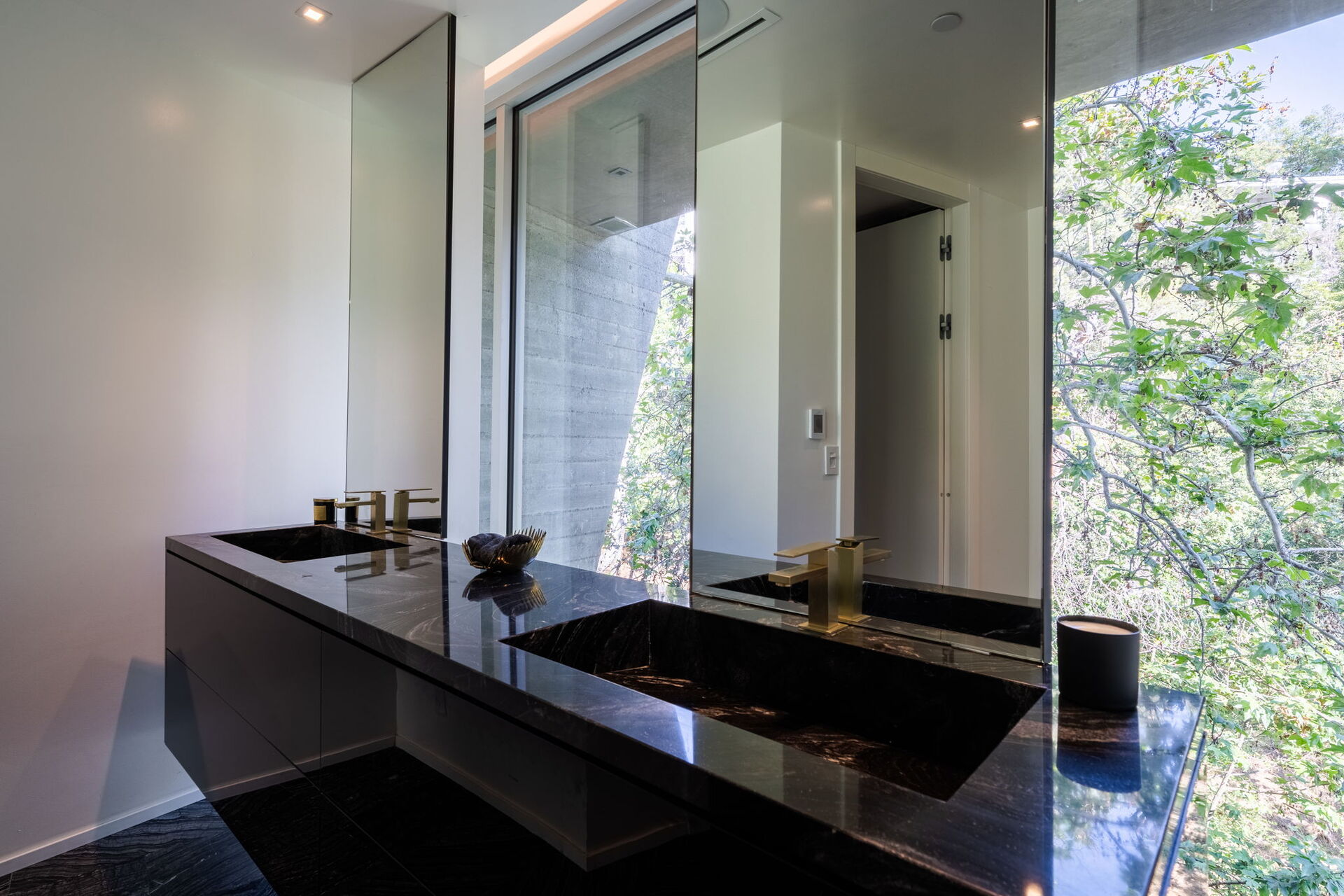 Hollywood Majesty: G Residence