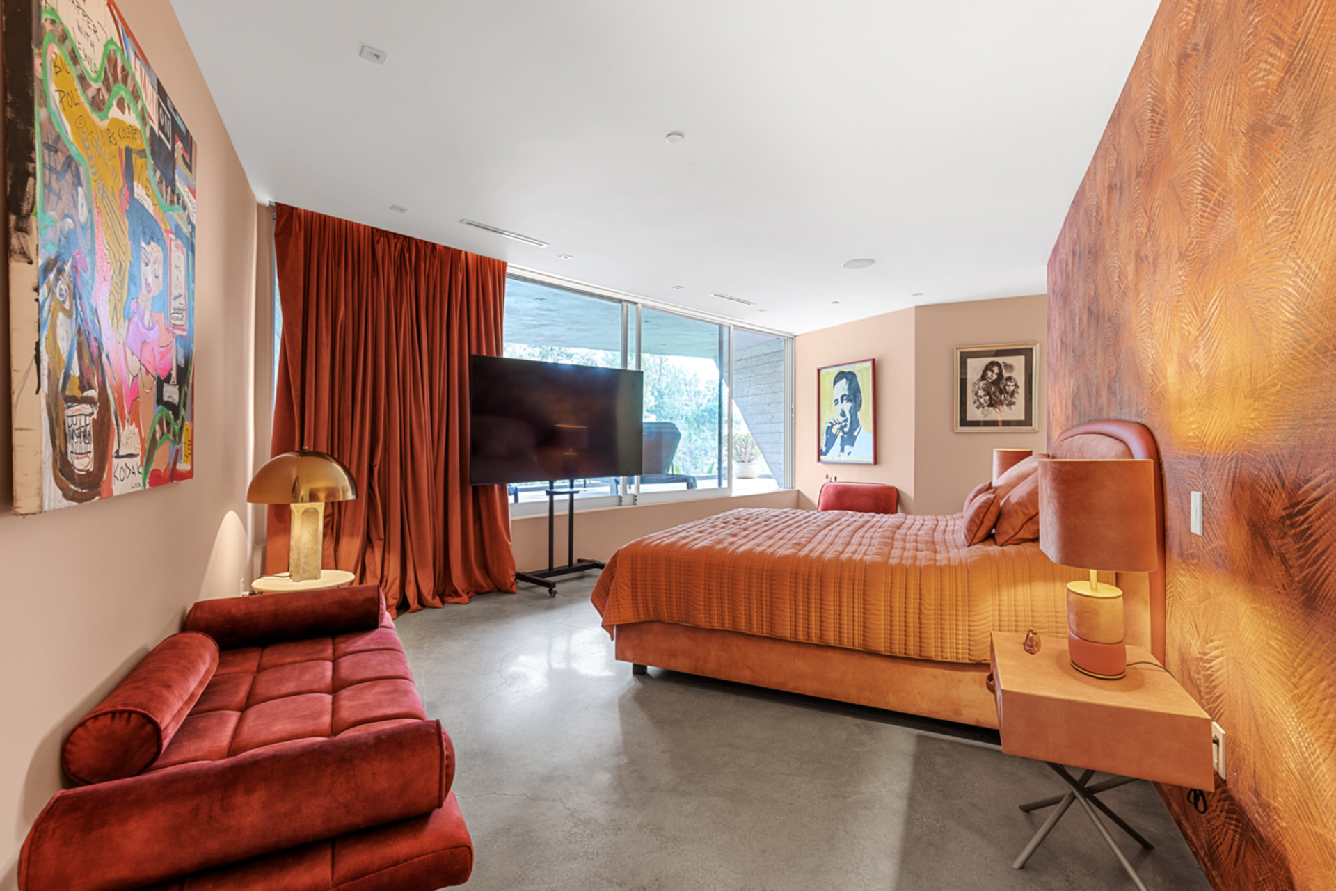 Hollywood Majesty: G Residence