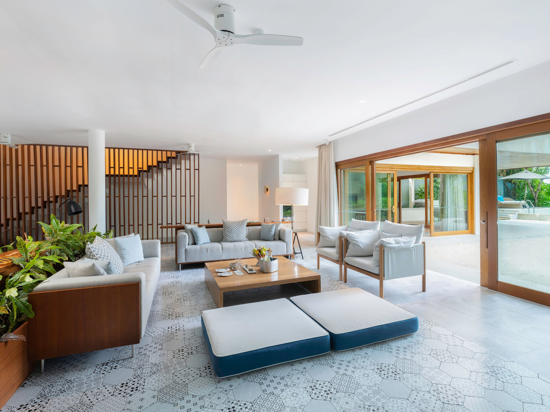Tranquil Waterside Living: 4 Bedroom Gem,1005