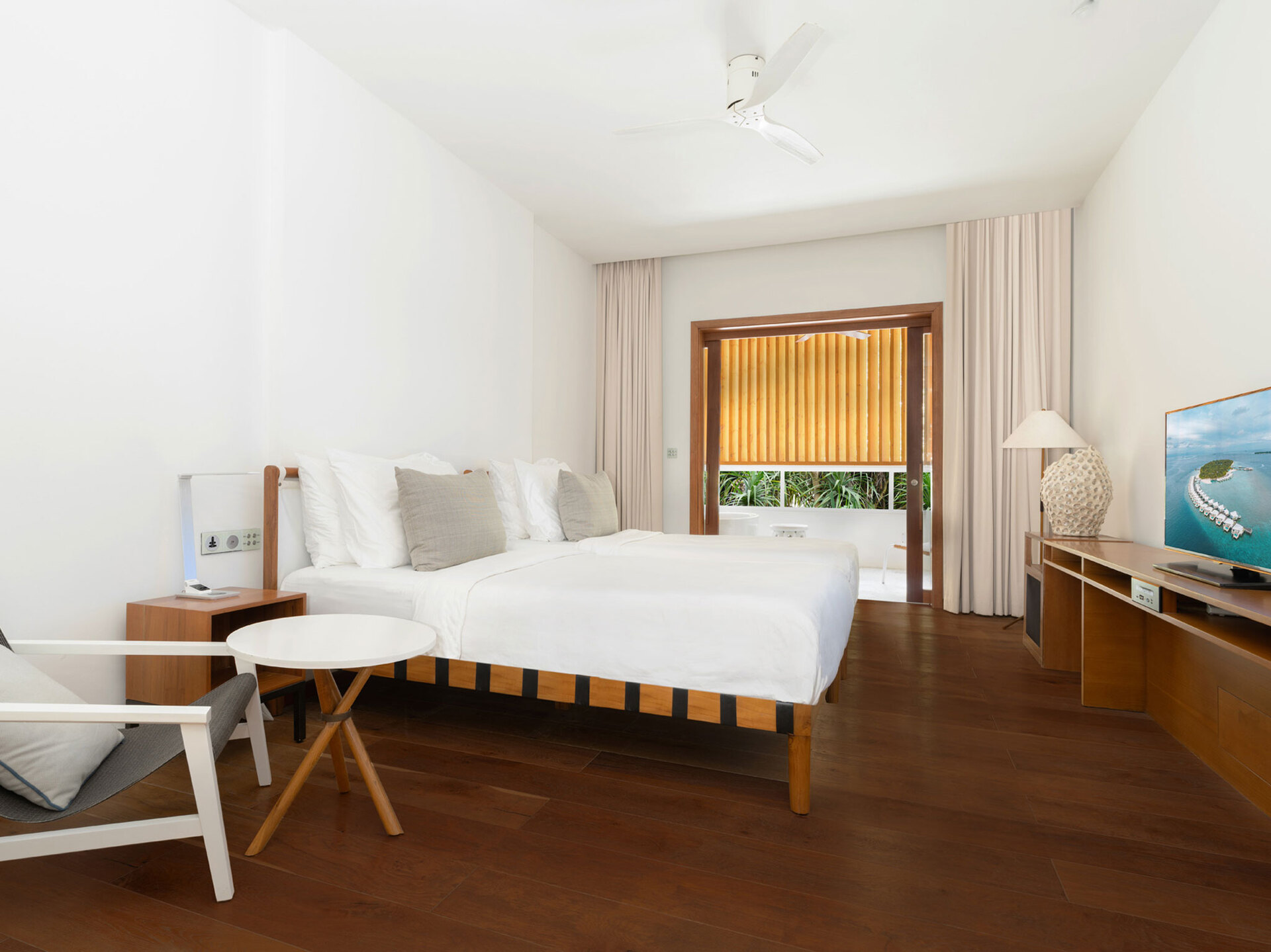 Elegant 4 Bedroom Villa in Paradise,1007