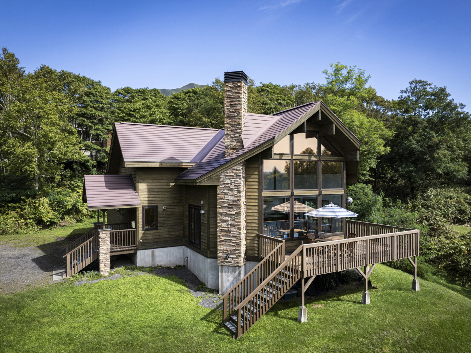 Ideal all year round getaway chalet