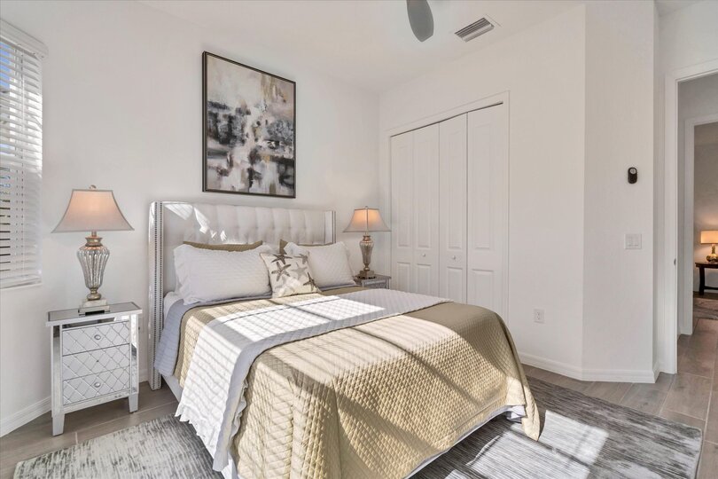 Guest bedroom 2 with queen bed