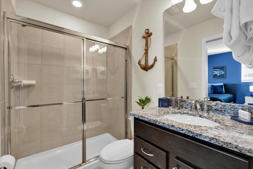 Twin suite Bathroom 4 Upstairs
Shower