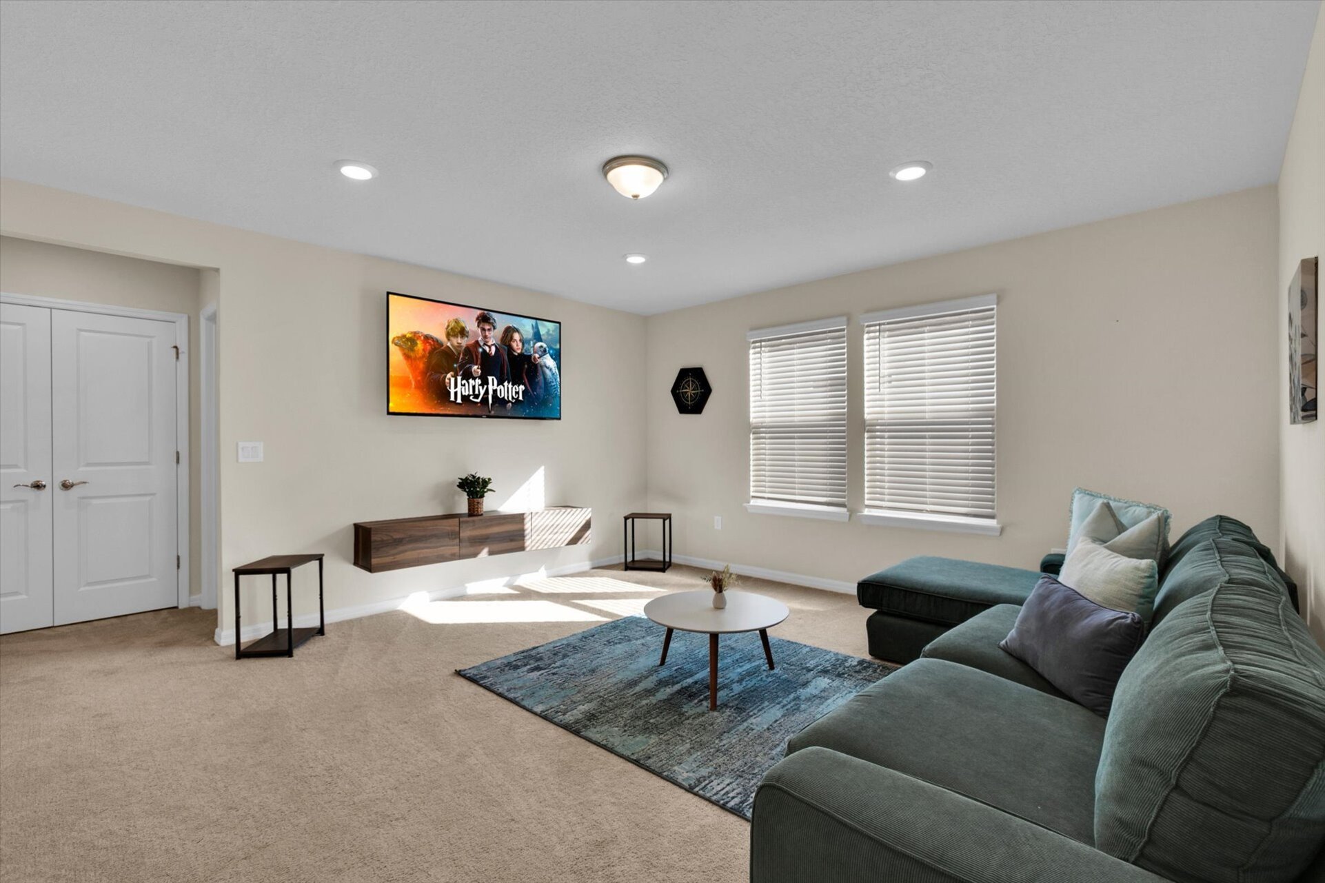 Loft
65" Smart TV