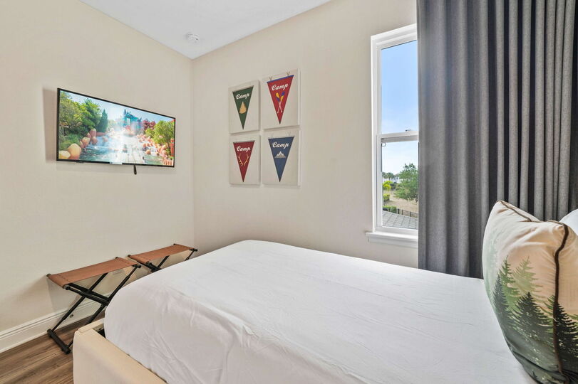 Chic and Stylish 4 Bedroom Haven in Reunion Resort