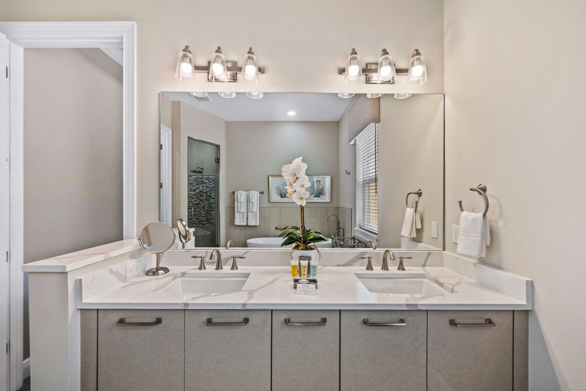 Embrace Comfort and Elegance in Your Dream Escape