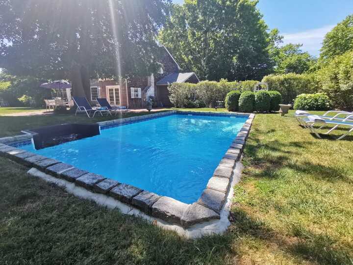 Luxury Retreat in Prime Hamptons Location: Villa 1406, Southampton, United States