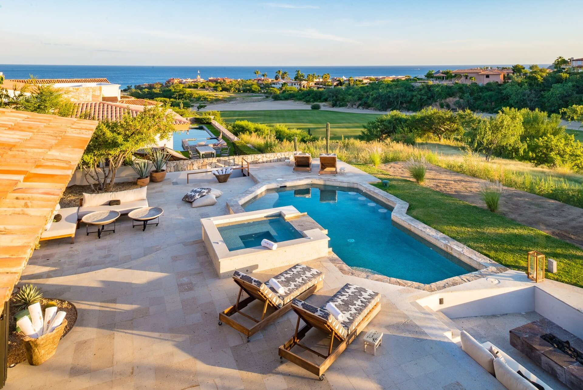 Escape to Paradise at Cabo San Lucas Villa 1049: Your Luxurious Retreat