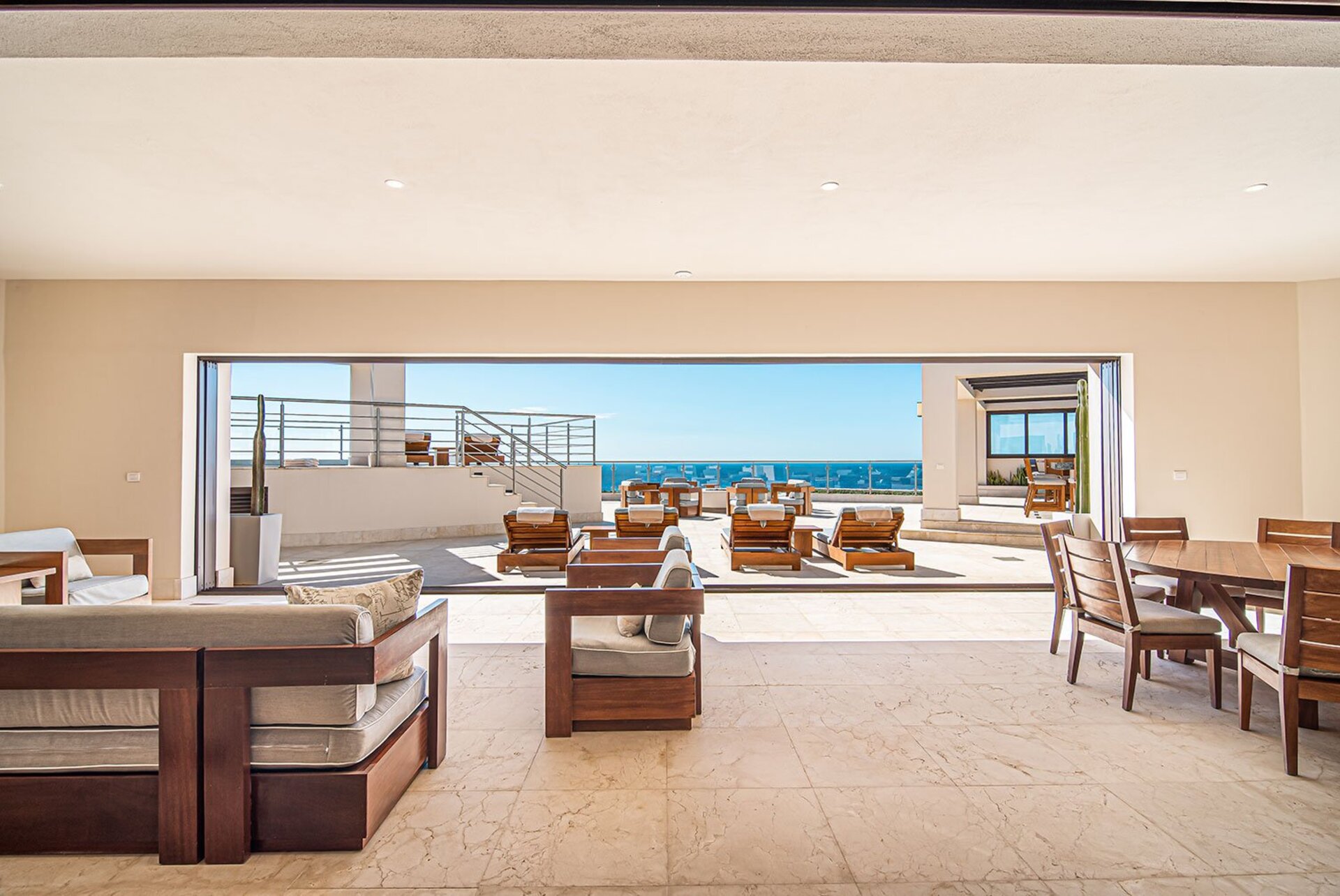Luxurious Oasis with Breathtaking Pacific Views at Cabo San Lucas 1052