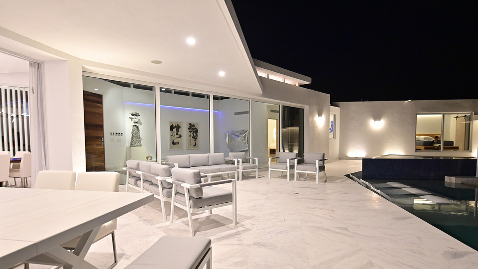 Indulge in Opulence at Cabo San Lucas Villa 1056 - Luxury Redefined