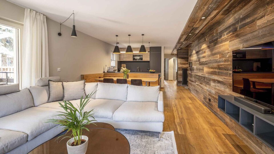 Your Perfect Alpine Retreat: Luxury Living with Stunning Mountain Views