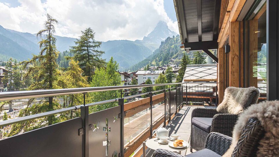 Experience Luxury with Mountain View, Valais Chalet 1395, Zermatt, Switzerland