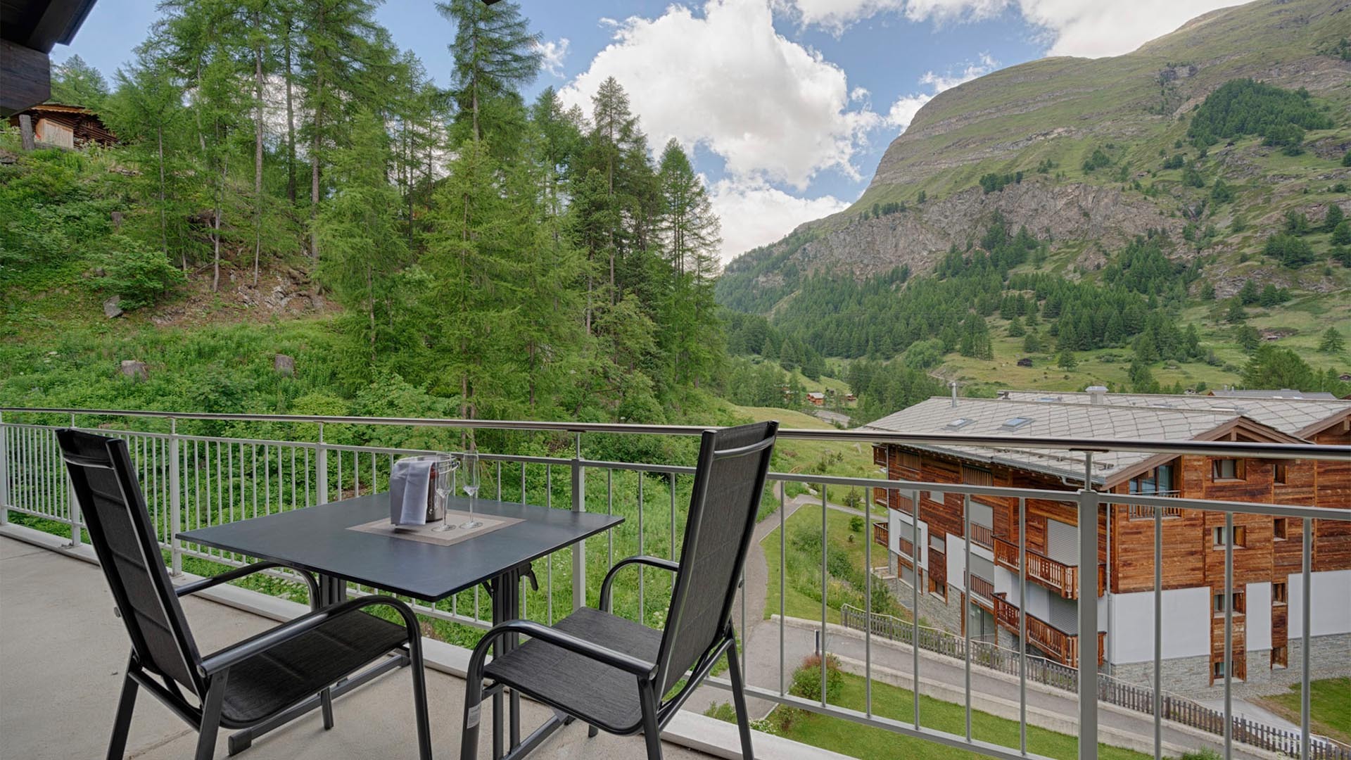 Experience Ultimate Alpine Luxury with Seamless Ski Access and Breathtaking Views
