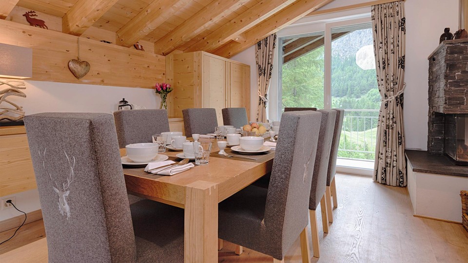 Experience Ultimate Alpine Luxury with Seamless Ski Access and Breathtaking Views