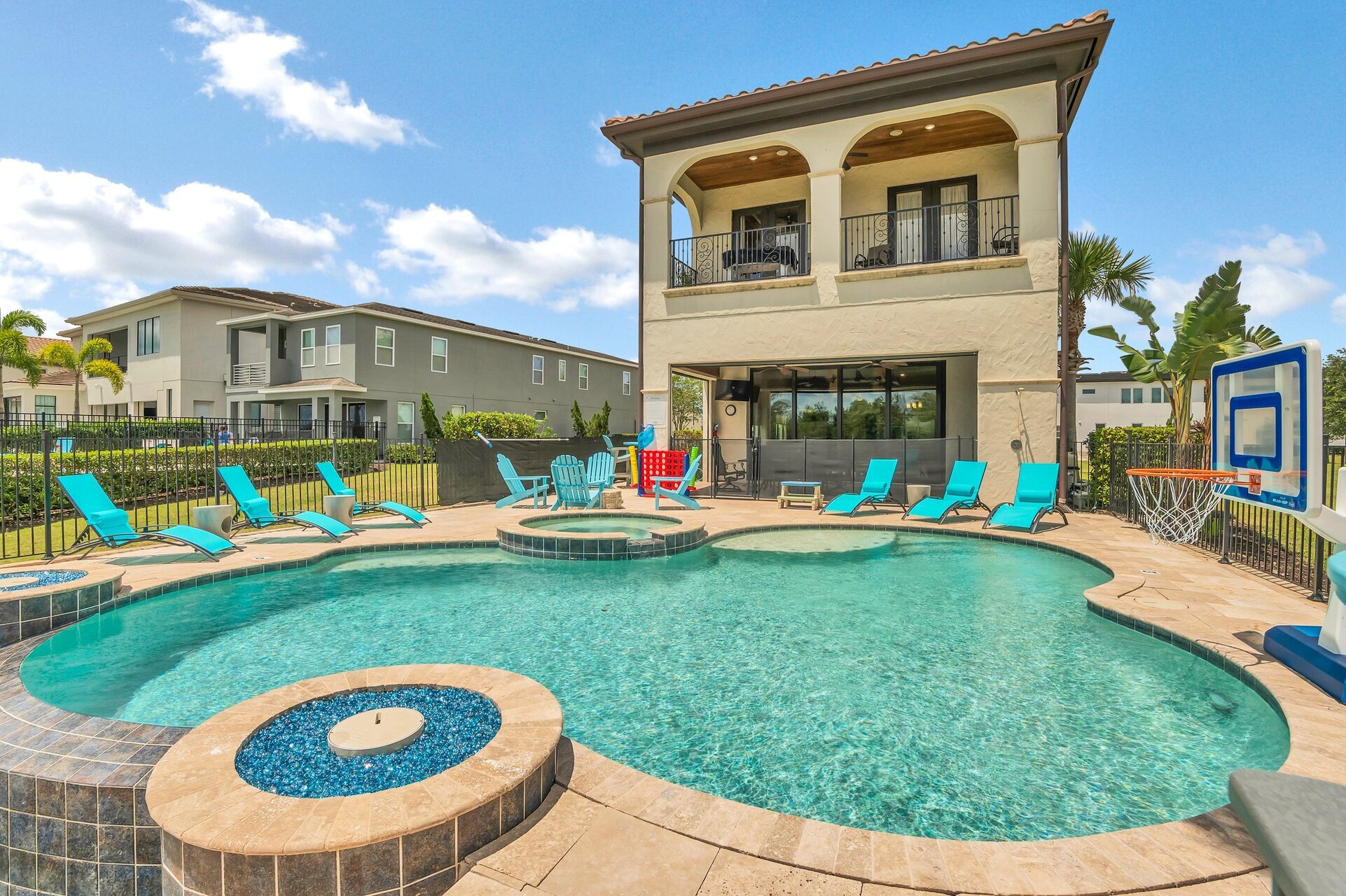 Book Reunion Paradise for your family`s vacation