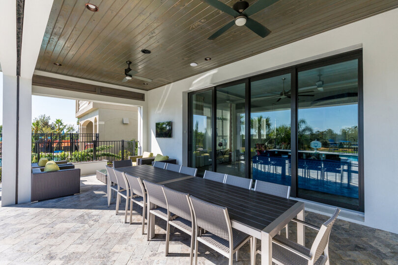 Lounge in the comfortable relaxation furniture with an outdoor fireplace