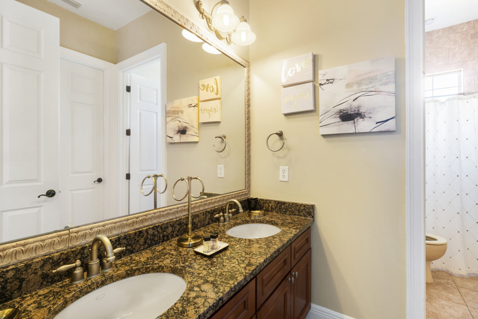 Ensuite bathroom
