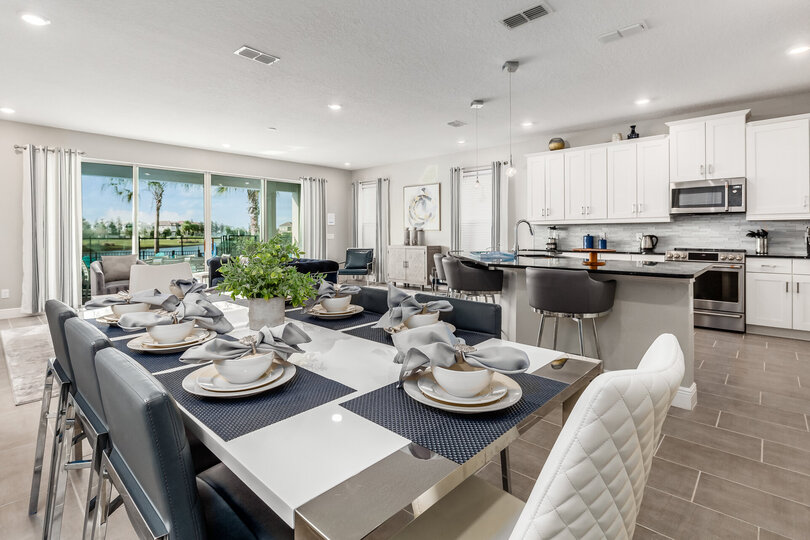 Elegant 6 Bedroom Oasis in Orlando,6570