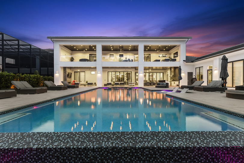 5 Star Villa Obsidian – A Bold and Timeless Sanctuary, Kissimmee, United States