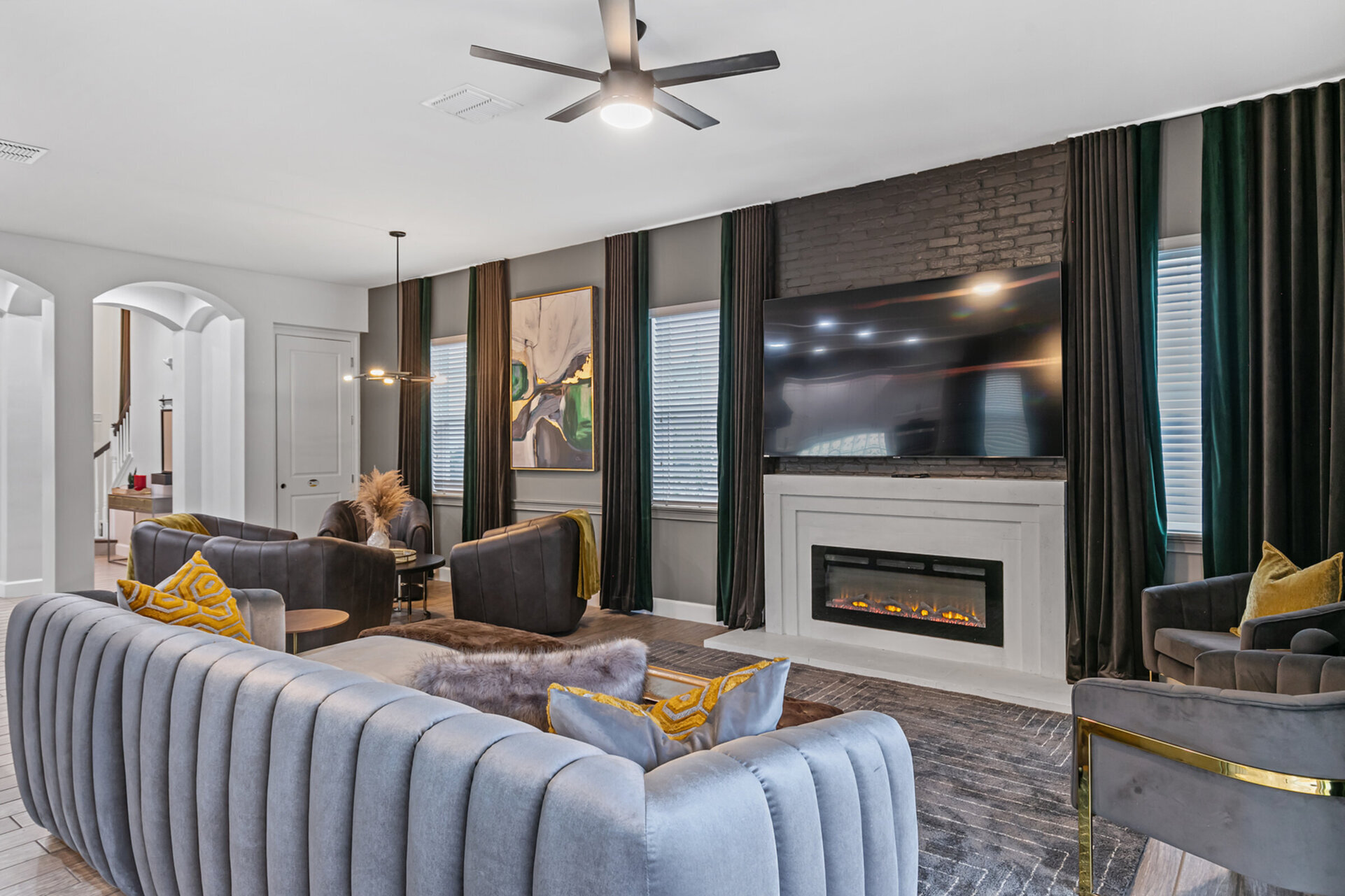 Disclaimer: Fireplace(s) not for guest use, homeowner use only.