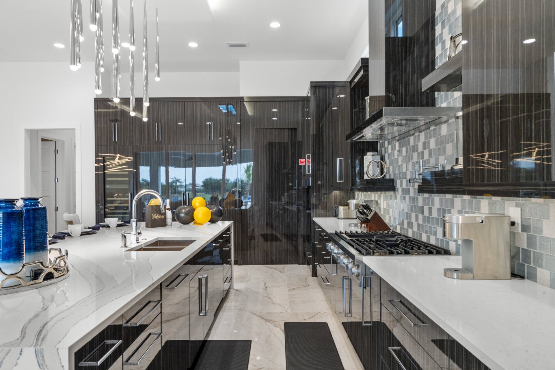 This dream kitchen will certainly be a favorite for those who love to cook