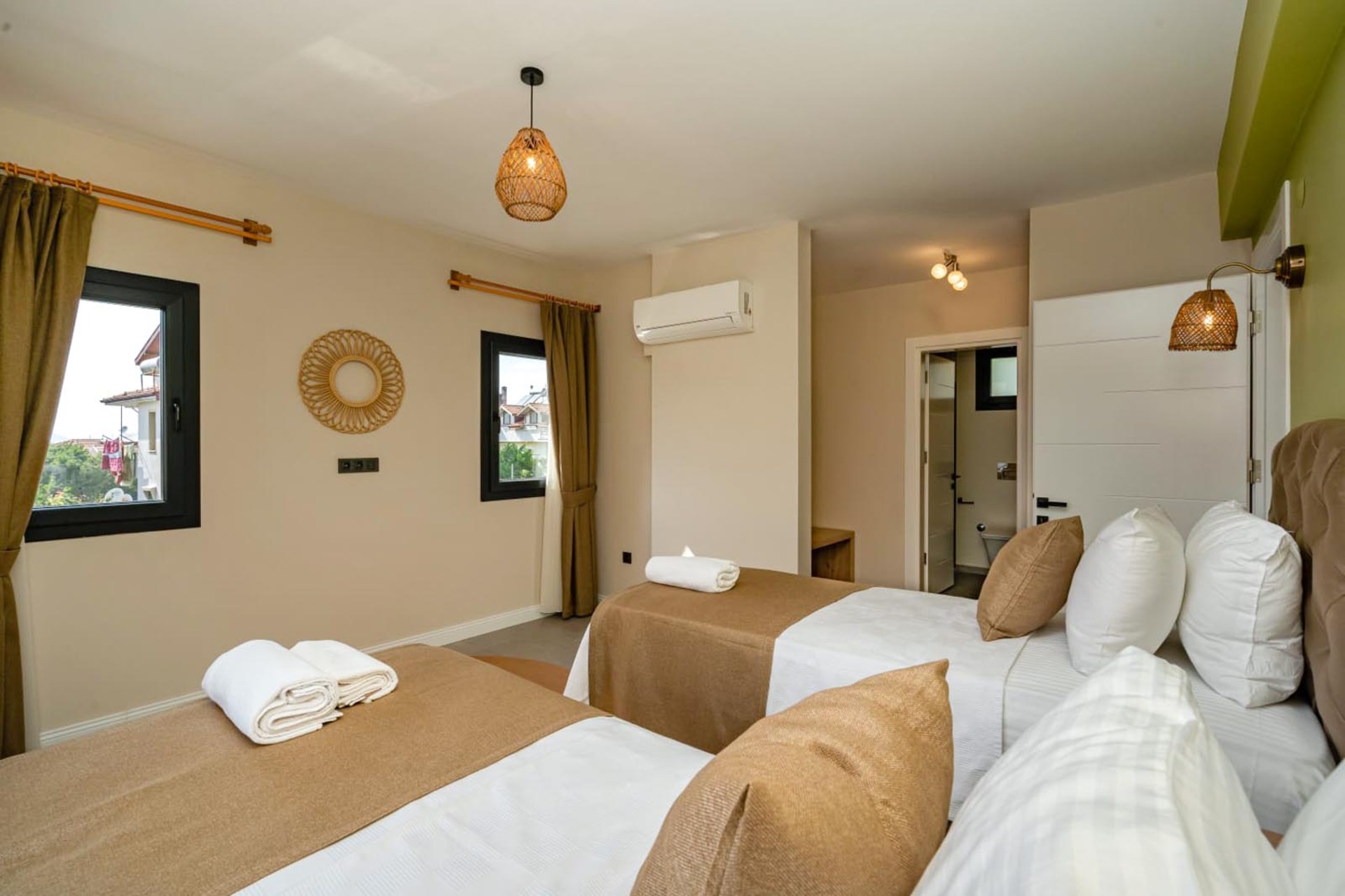A Private Villa Escape Beneath the Sun 1030
