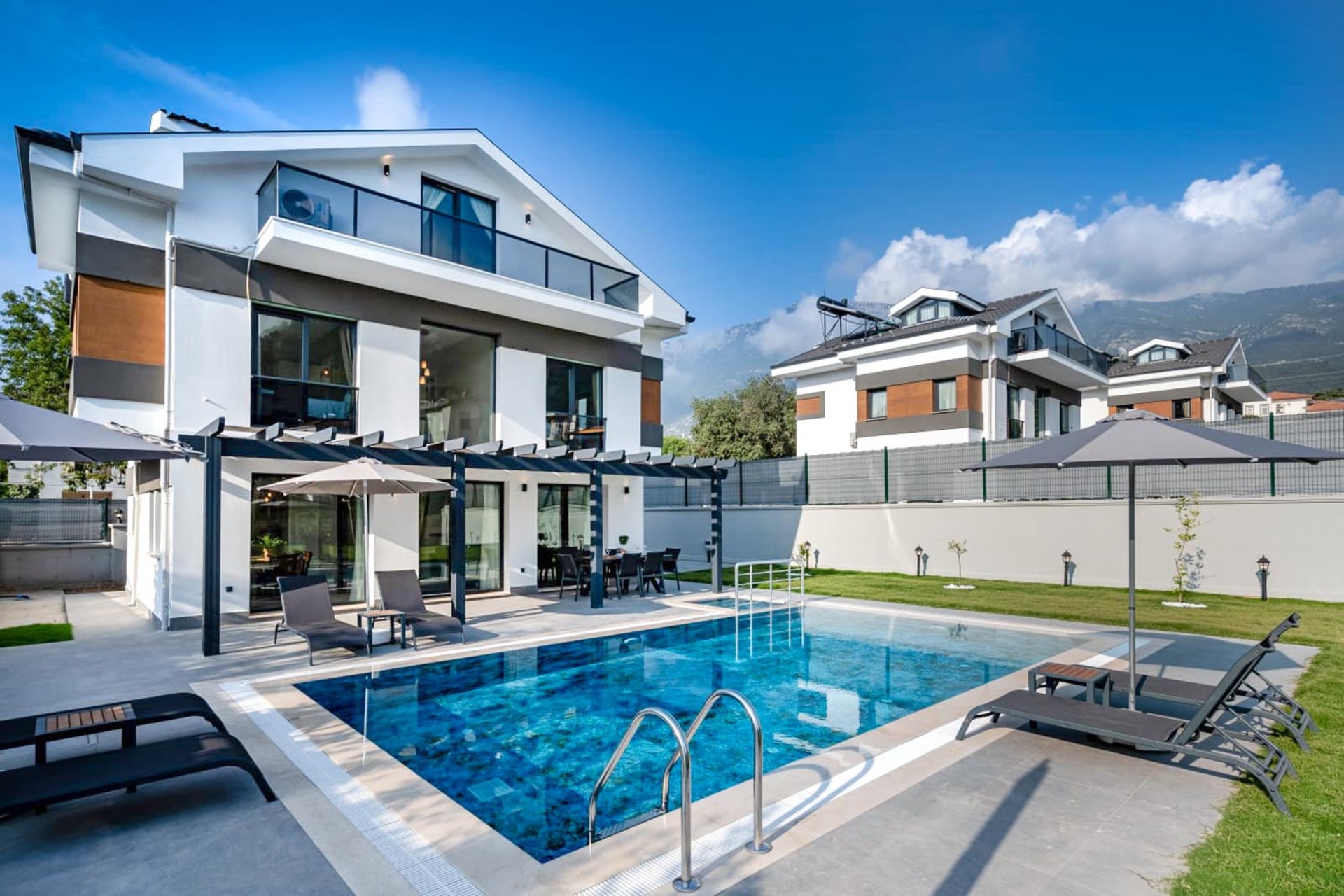Your Private Escape for Endless Summer 1032