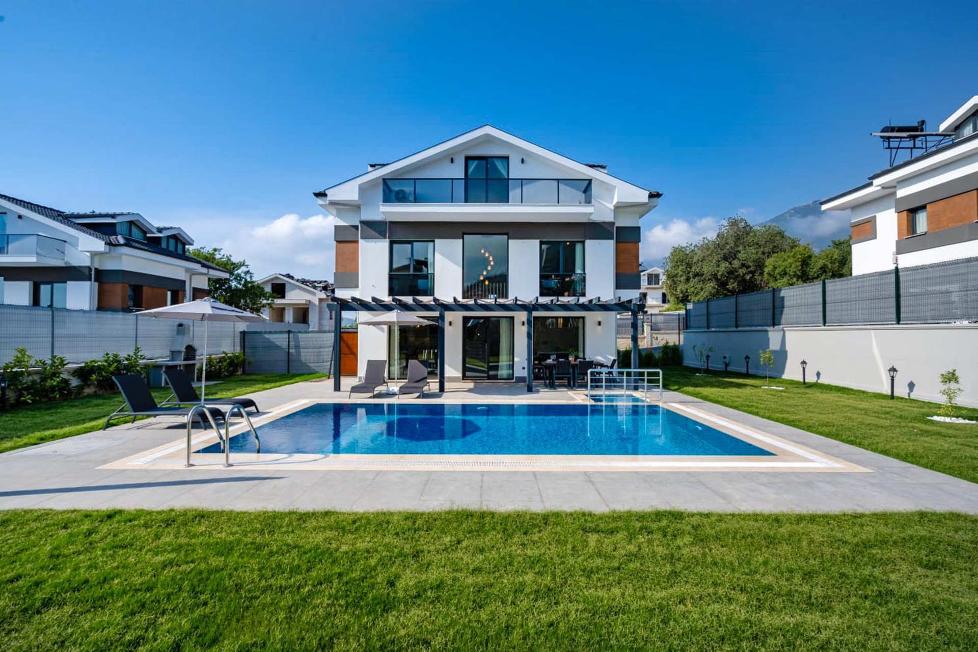Your Private Escape for Endless Summer 1032