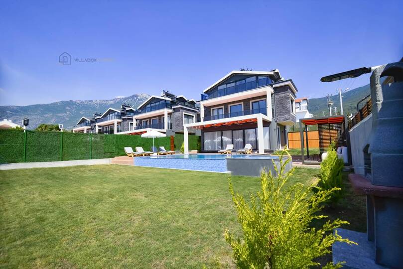 A Beautiful Home for Easy Escapes 1036