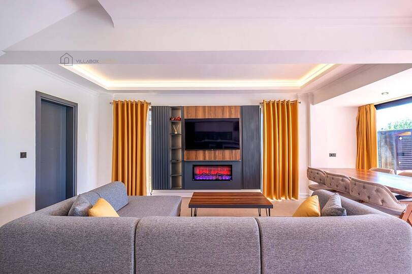 A Beautiful Home for Easy Escapes 1036