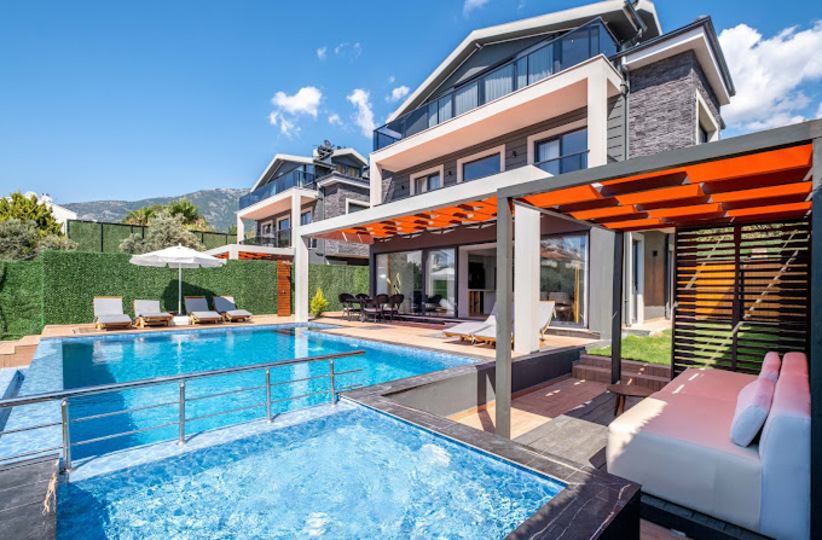 A Beautiful Home for Easy Escapes 1036