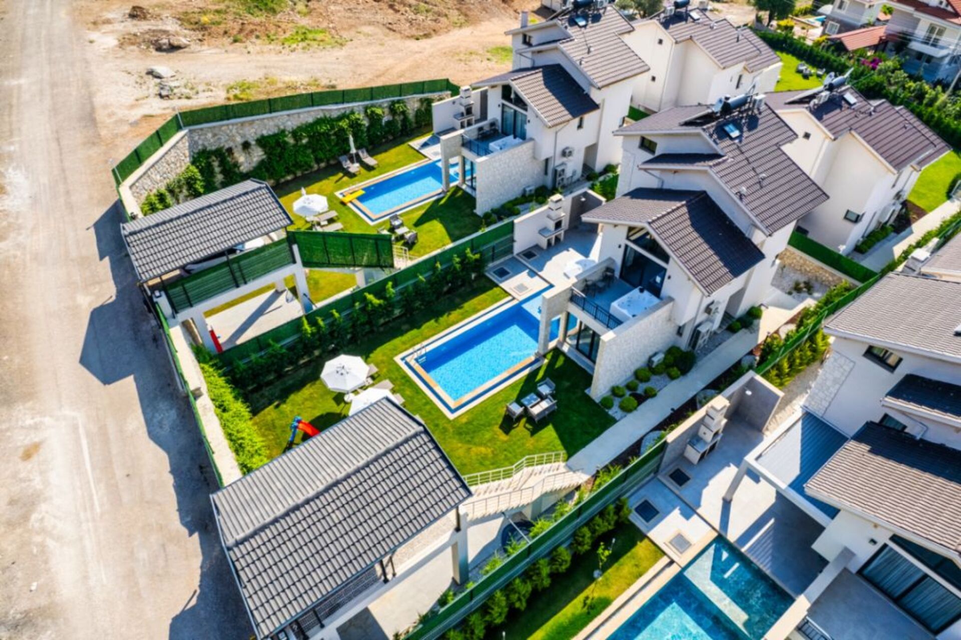 A Home That Feels Like a Holiday 1048