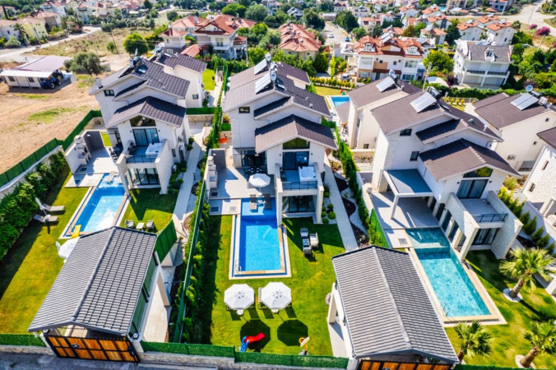 A Home That Feels Like a Holiday 1048