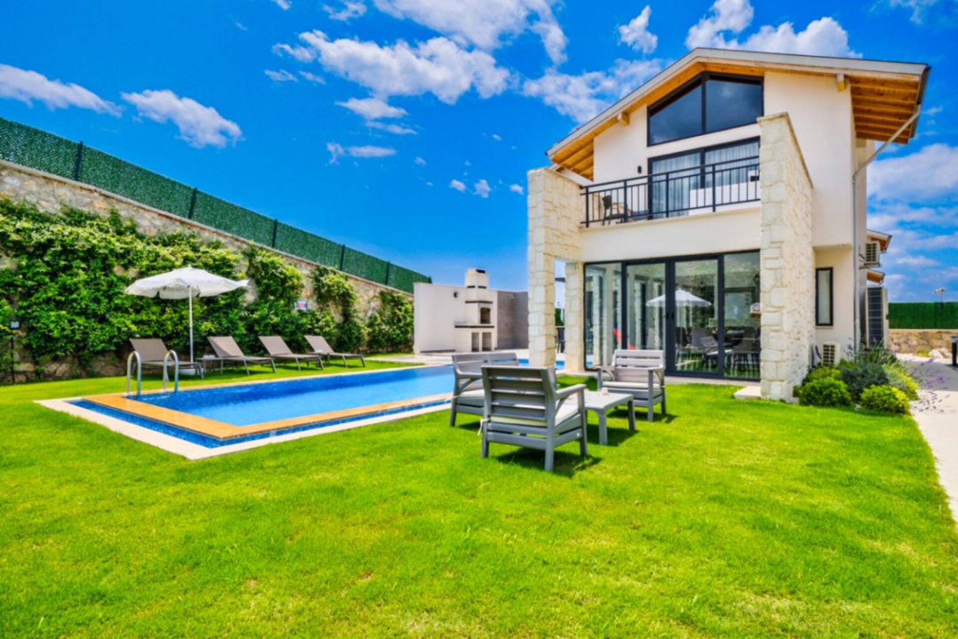 Your Villa for Slow, Easy Getaways 1049