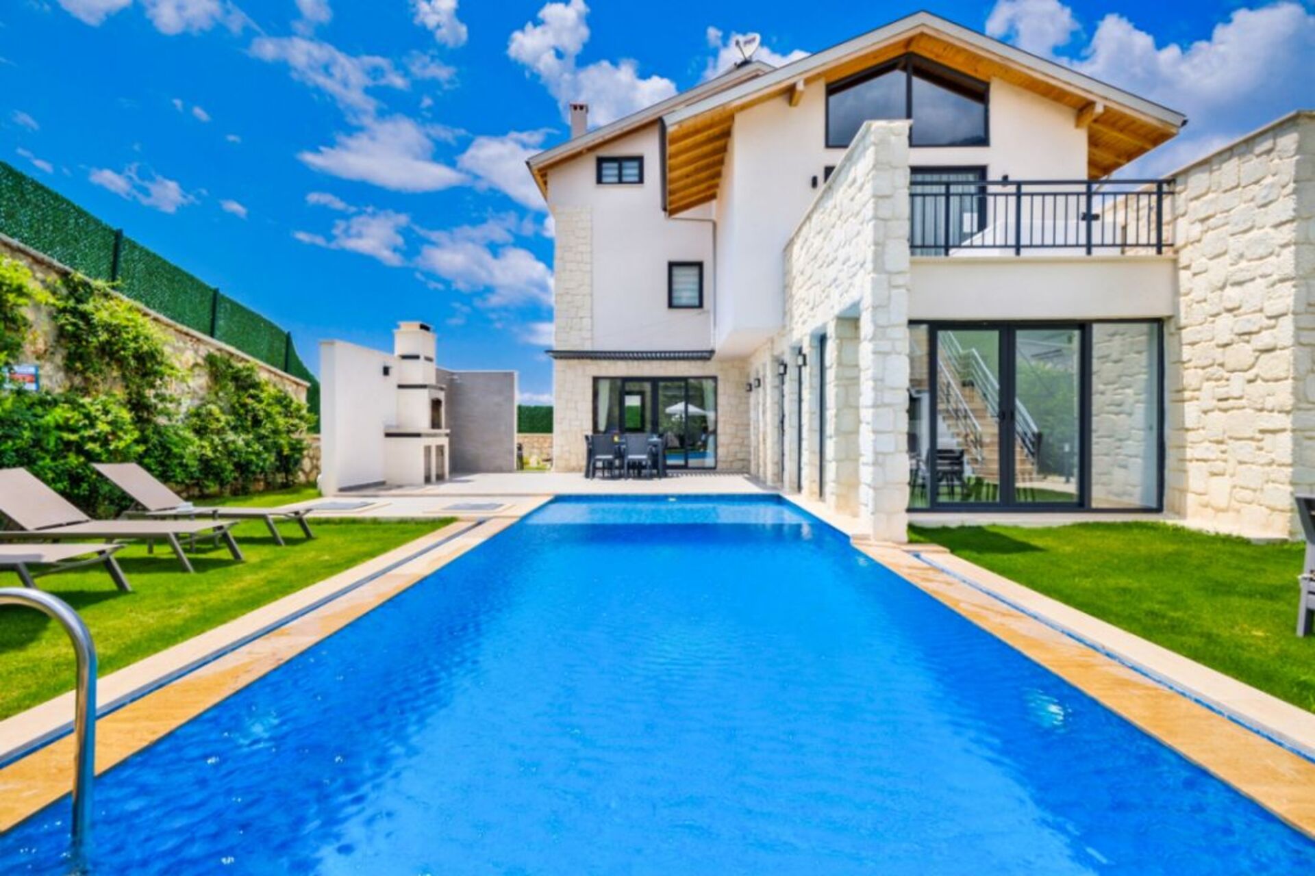 Your Villa for Slow, Easy Getaways 1049