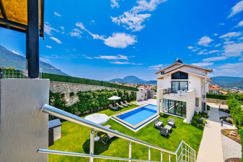 Your Villa for Slow, Easy Getaways 1049