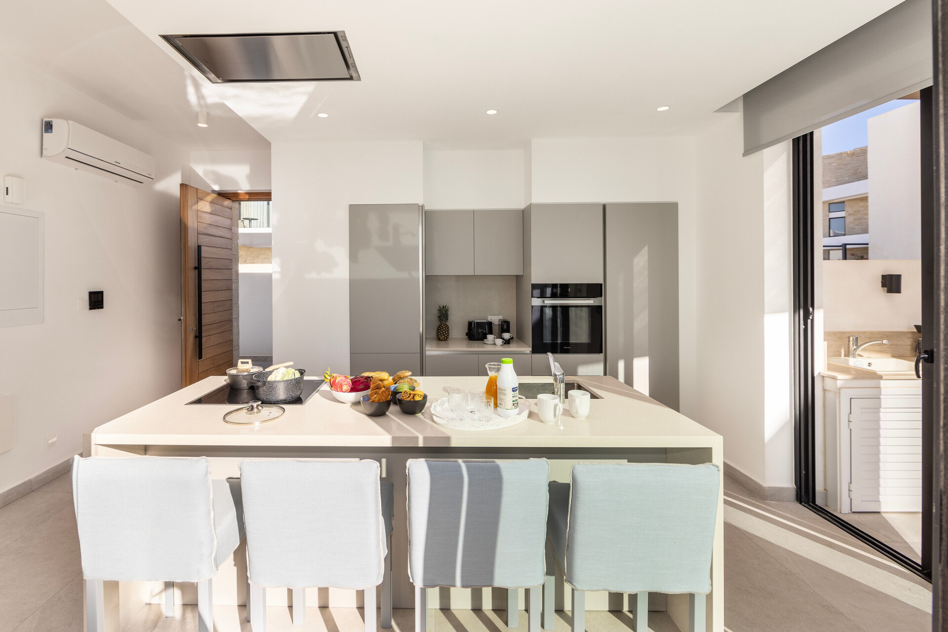 Serene 4 Bedroom Villa in Protaras, 1722
