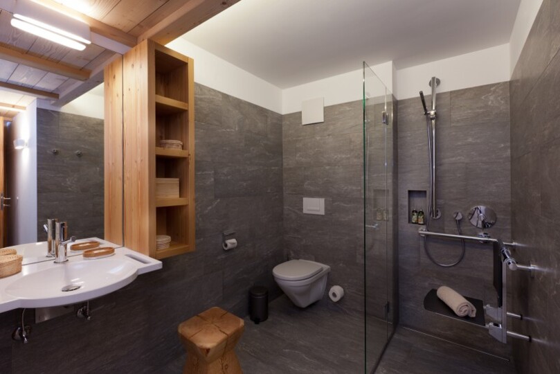 Matterhorn Gazes, Luxury Embraces 1000
