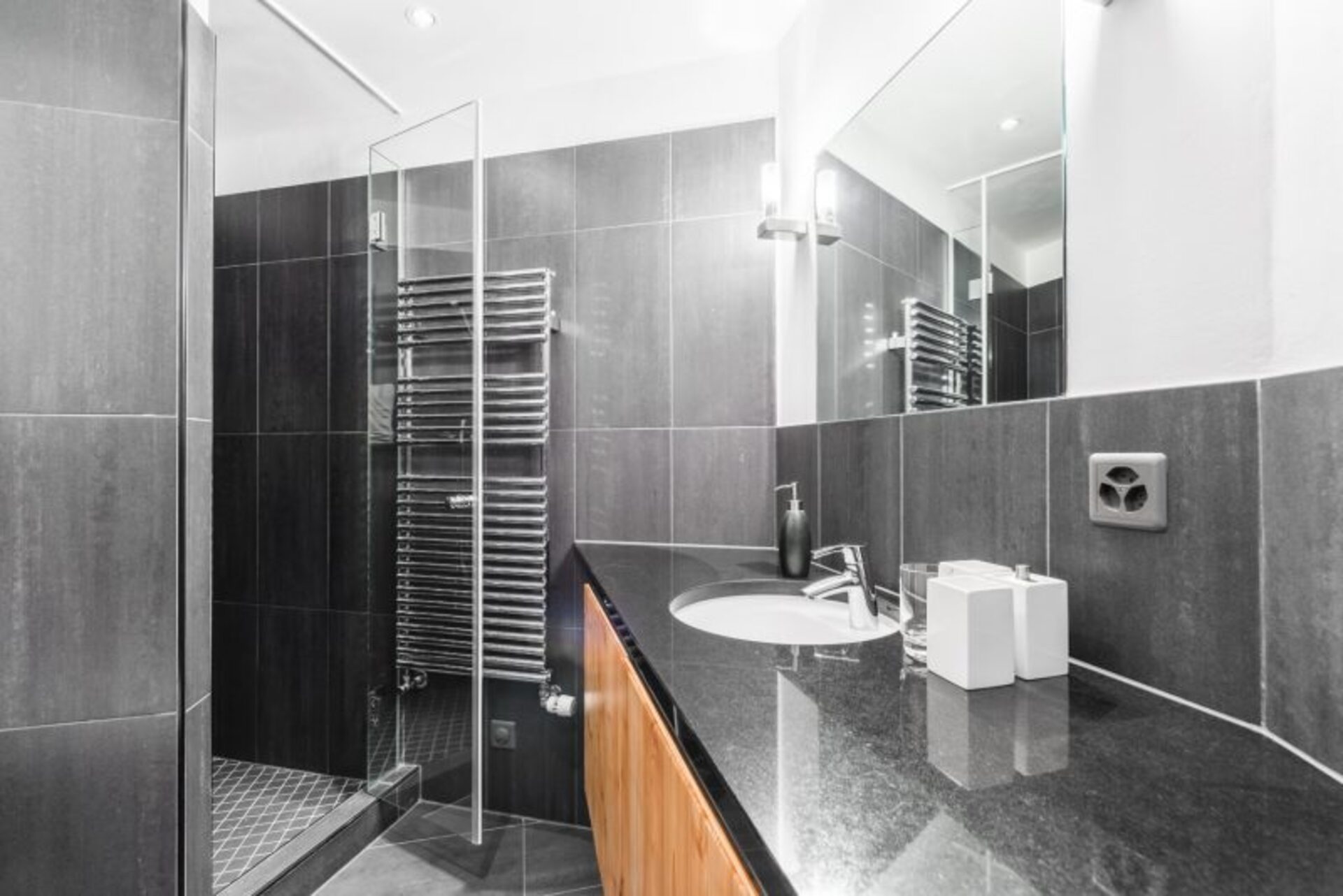 A Mountain Retreat of Elegance 1014