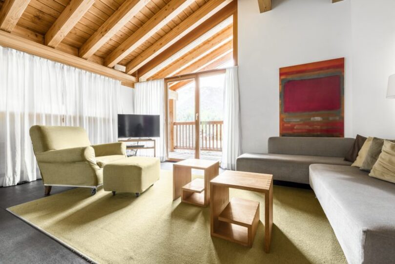 A Mountain Retreat of Elegance 1014