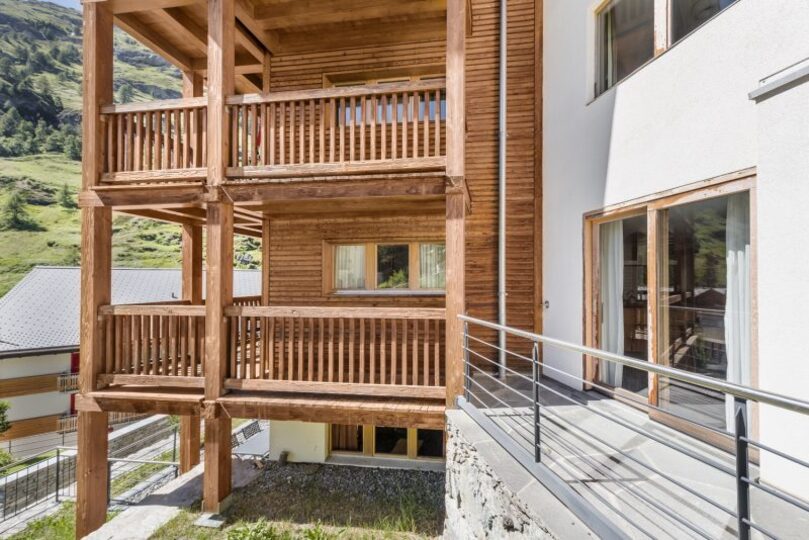 A Serene Alpine Escape with a View of the Matterhorn 1017